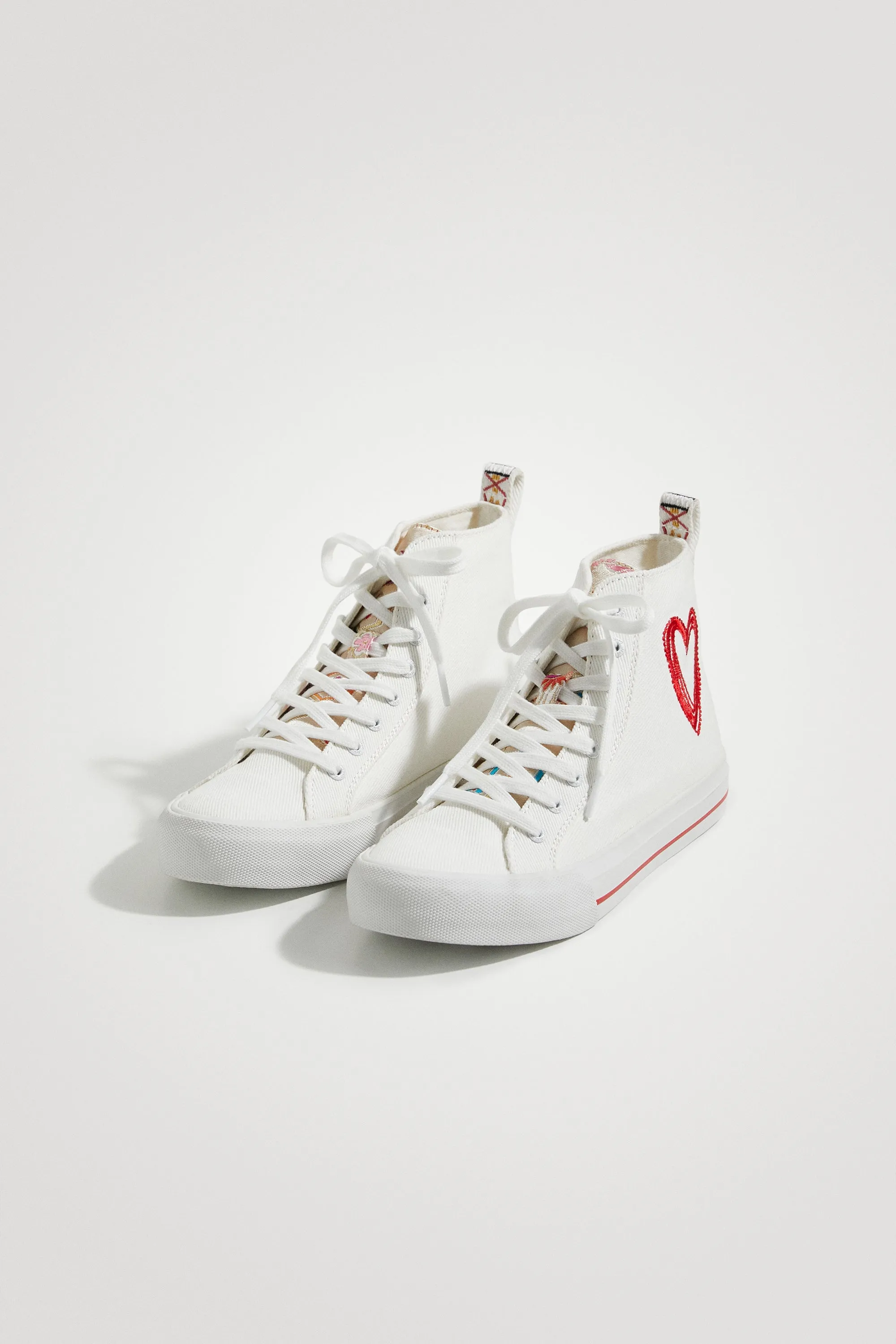 Beta Heart High Top Sneakers Desigual Style 22SSKA03 SS22 New Season