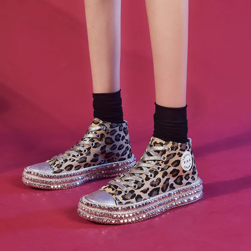 Plain Rivet Sneakers