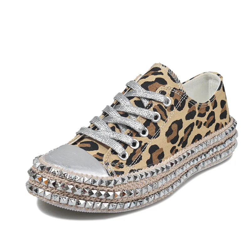 Plain Rivet Sneakers