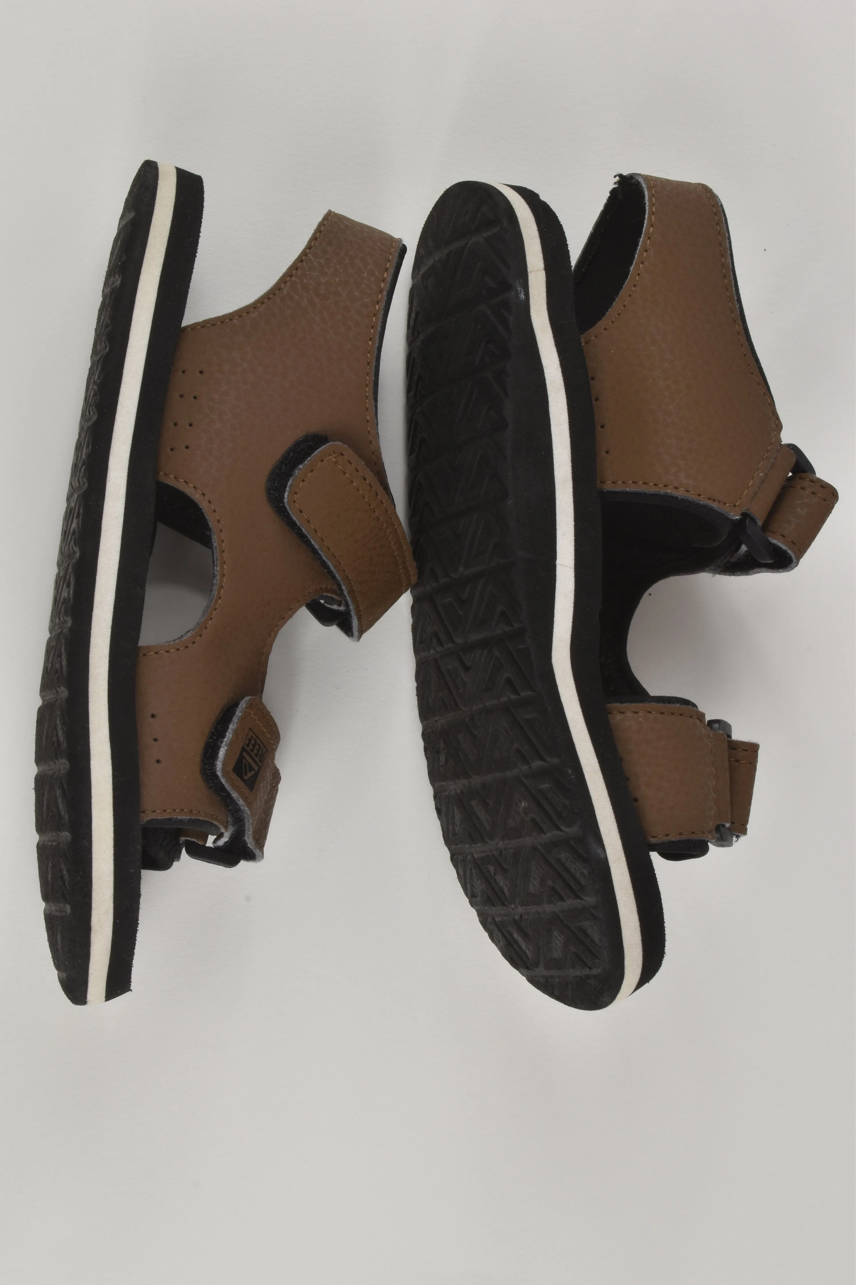 Reef Size US 13/1 Lightweight Sandals