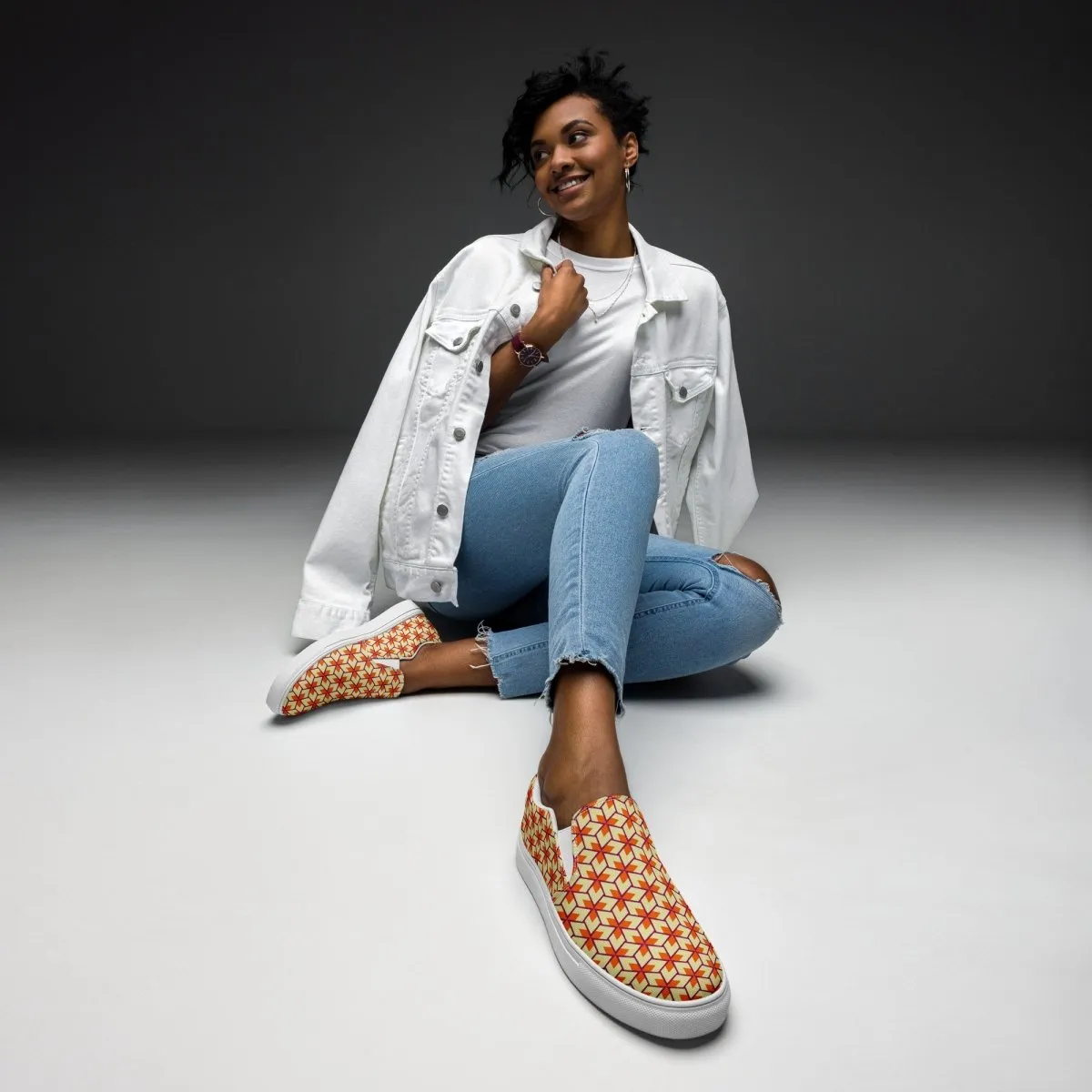 Retro Geometric Ladies Slip on Canvas Shoes - Comfortable for Any Occasion