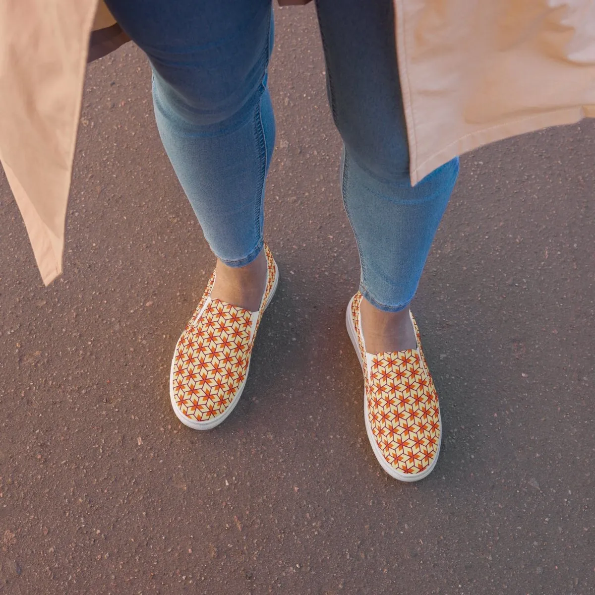 Retro Geometric Ladies Slip on Canvas Shoes - Comfortable for Any Occasion