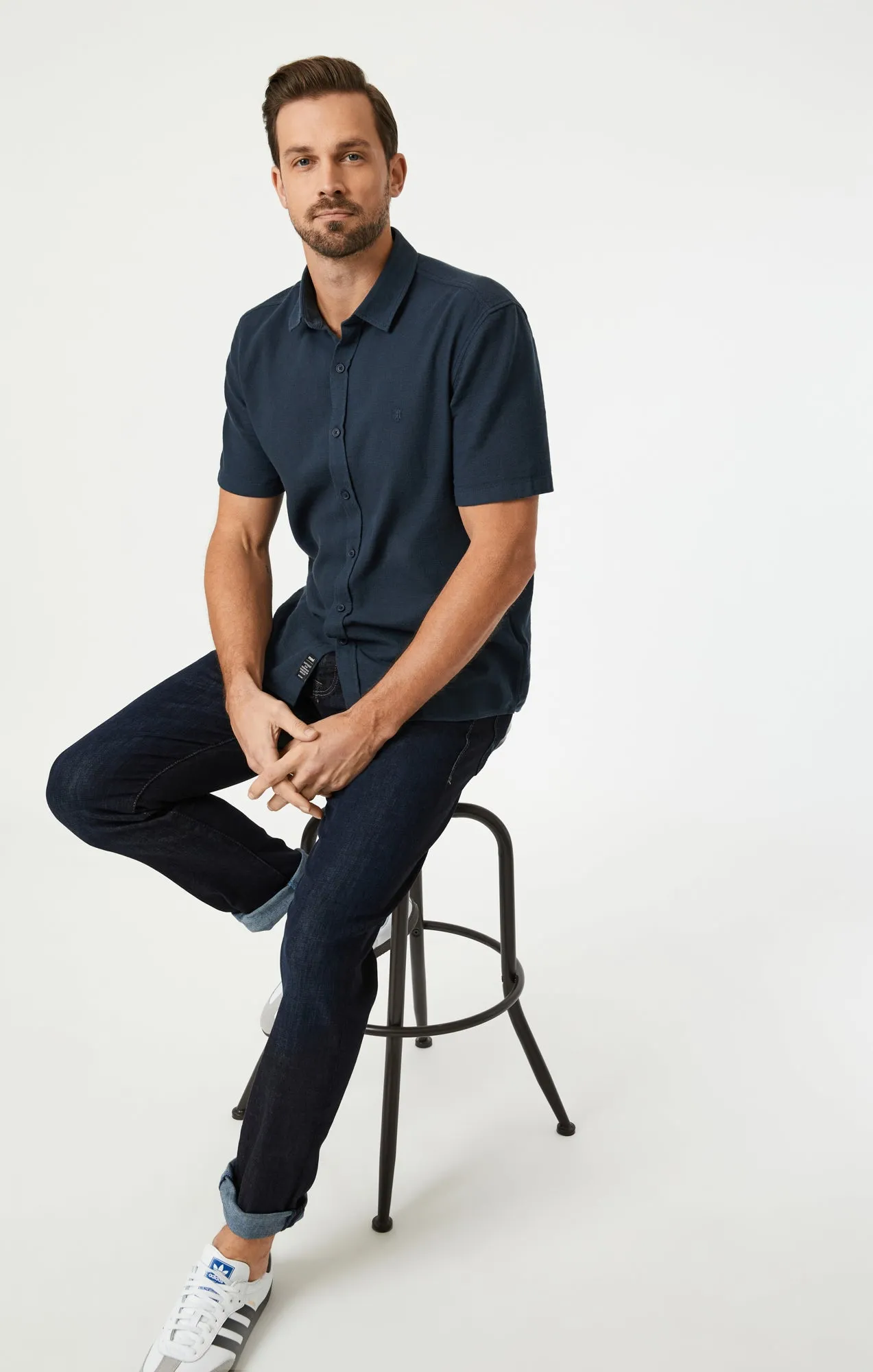 SHORT SLEEVE BUTTON-UP SHIRT IN TOTAL ECLIPSE
