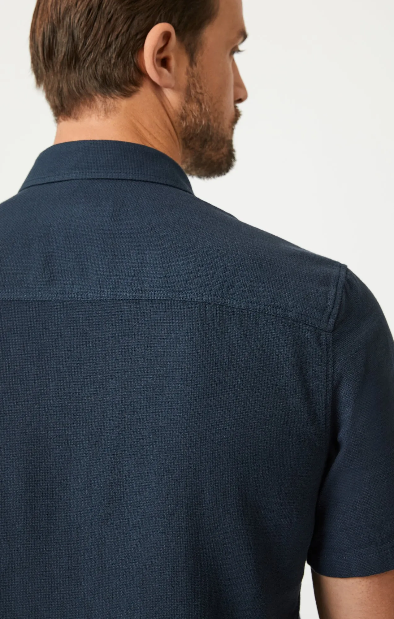 SHORT SLEEVE BUTTON-UP SHIRT IN TOTAL ECLIPSE