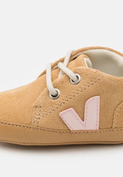 Veja / Baby Suede / Desert Petale