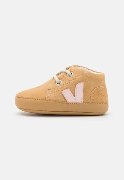 Veja / Baby Suede / Desert Petale